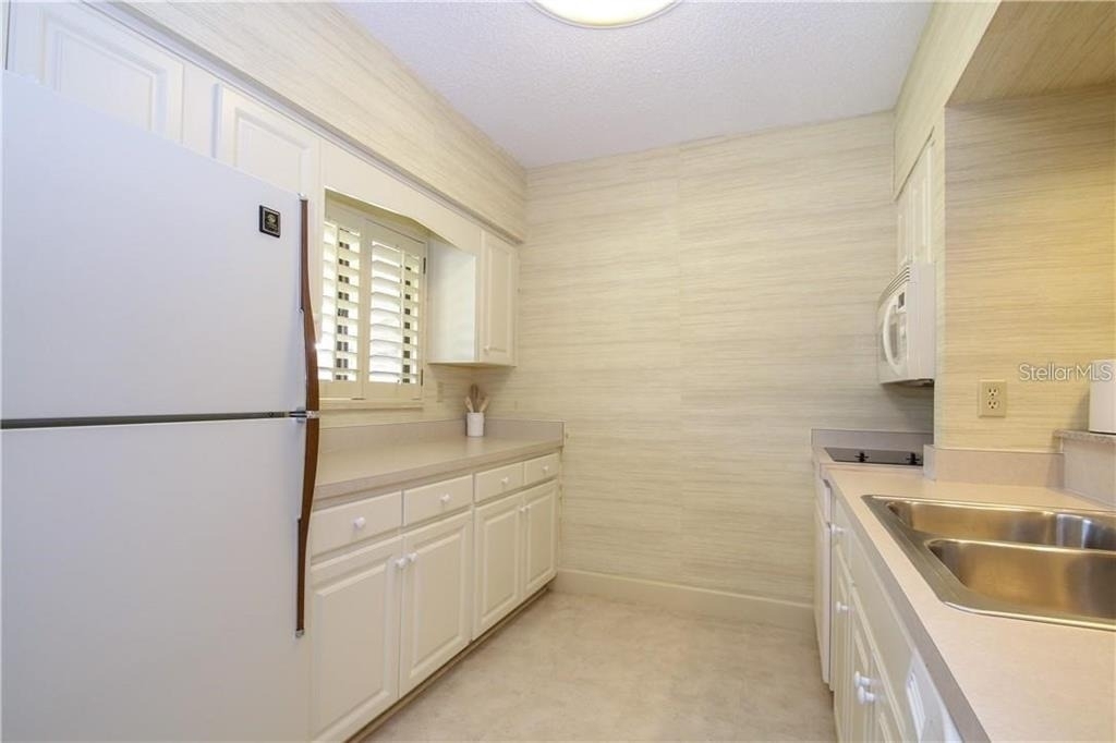4748 Fox Hunt Lane - Photo 2