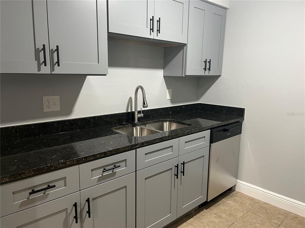 9105 Tudor Drive - Photo 6