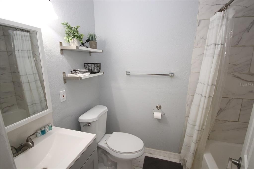 1918 W Walnut Street - Photo 18