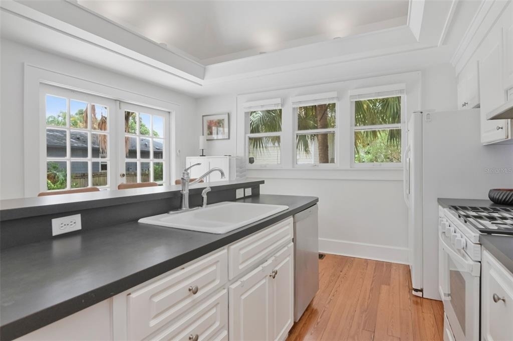 126 8th Avenue Ne - Photo 21