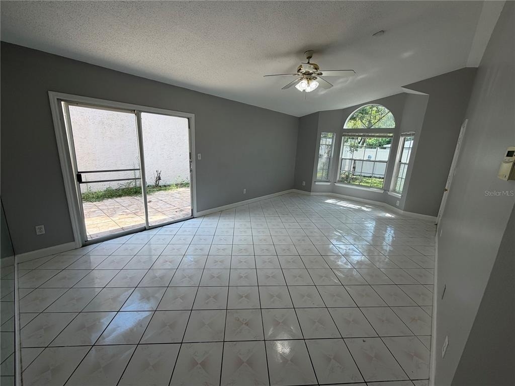 404 San Gabriel Street - Photo 1