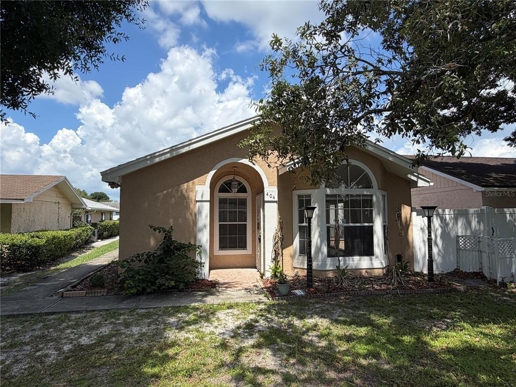 404 San Gabriel Street - Photo 0