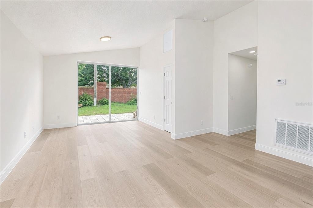 2039 Shannon Lakes Boulevard - Photo 11