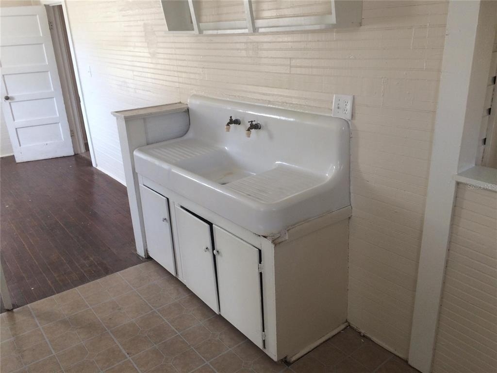 114 N Chester Street - Photo 9