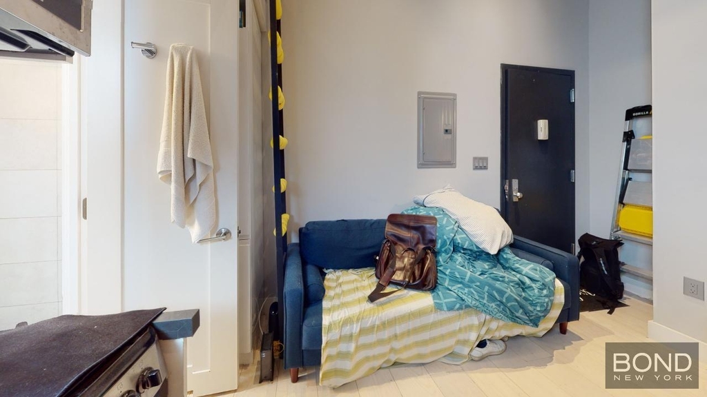 358 West 51st Street #EC - Photo 2