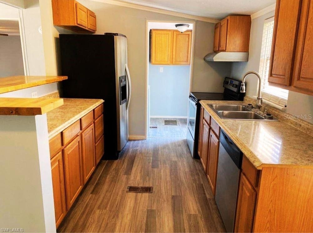 1281 Richmond Avenue - Photo 3