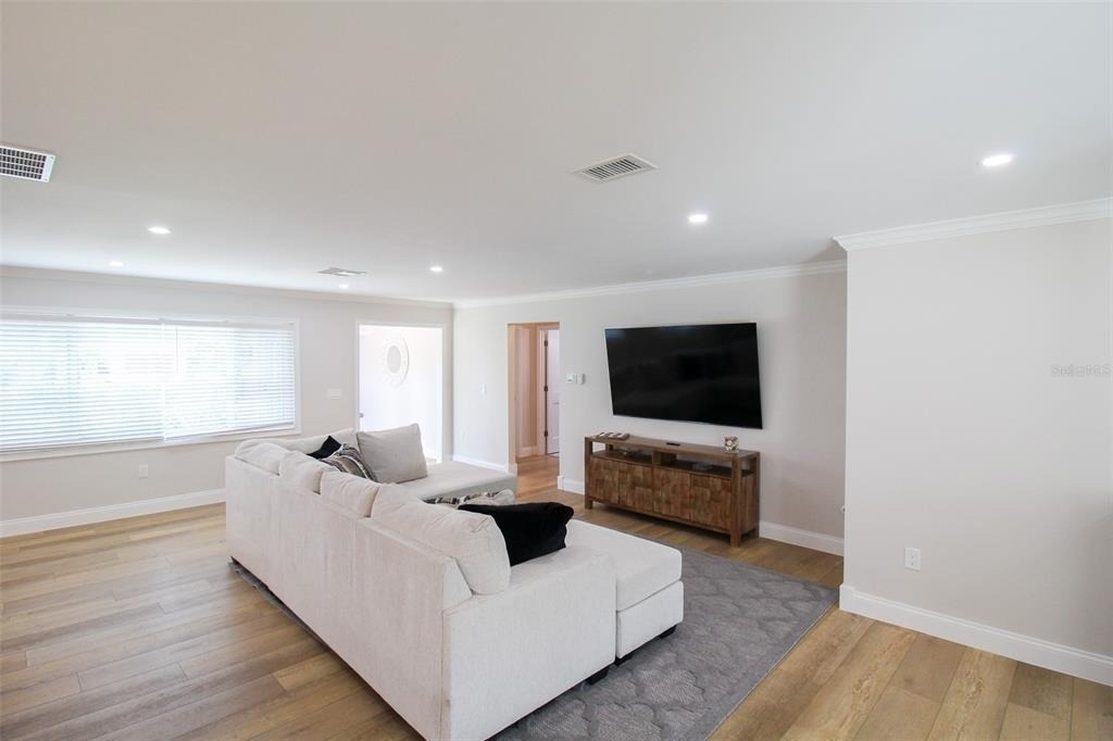 691 Russell Street - Photo 23