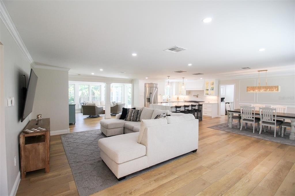 691 Russell Street - Photo 3