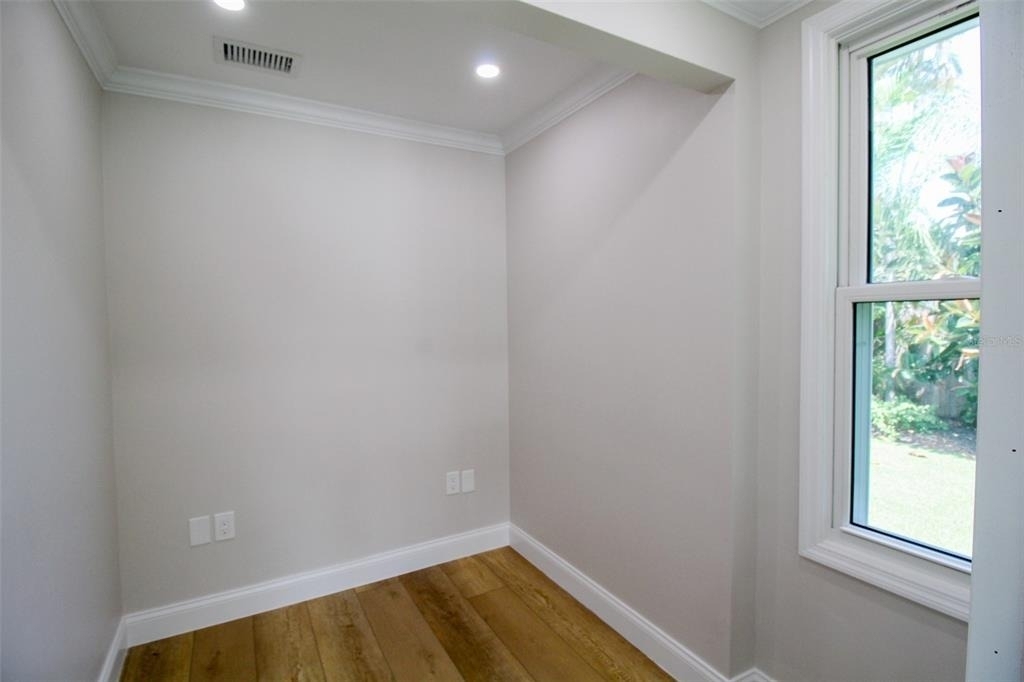 691 Russell Street - Photo 32