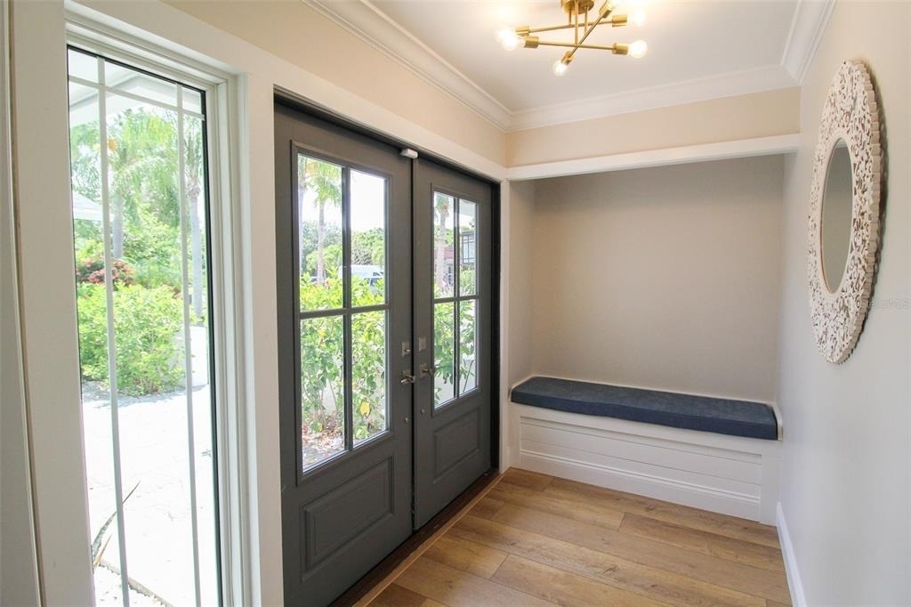691 Russell Street - Photo 2