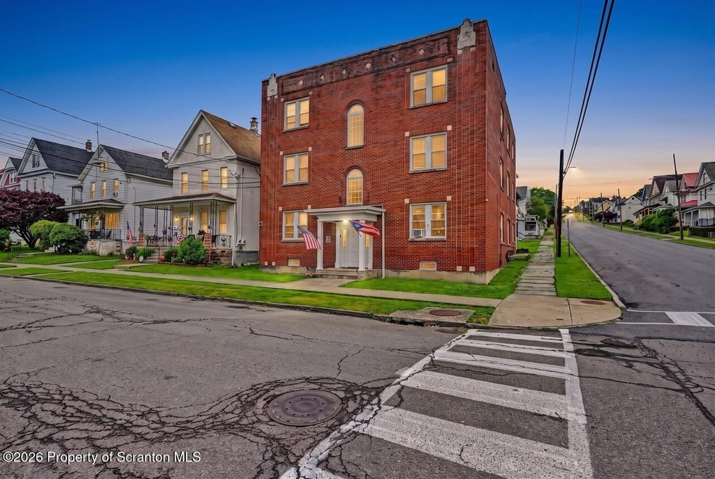 531 S Irving Avenue - Photo 1