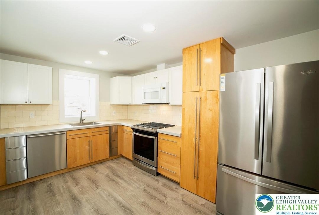 517 Ferry Street - Photo 2