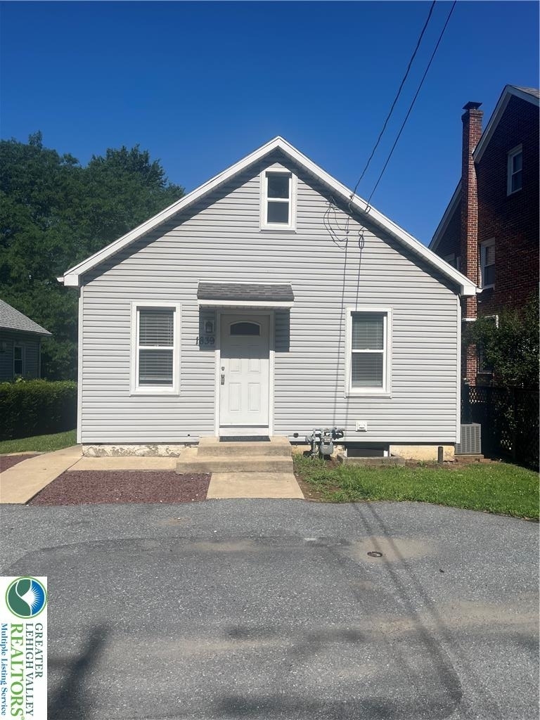 1839 Willow Park Road - Photo 0