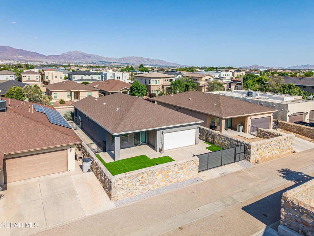6557 Toivoa Place - Photo 2