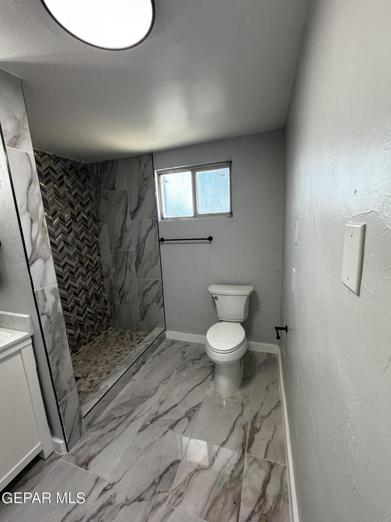 10277 N Loop Drive - Photo 2