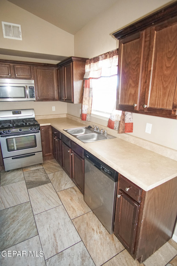 12945 Hueco Hill Drive - Photo 5