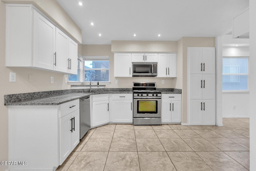 7489 Plaza Redonda Drive - Photo 19