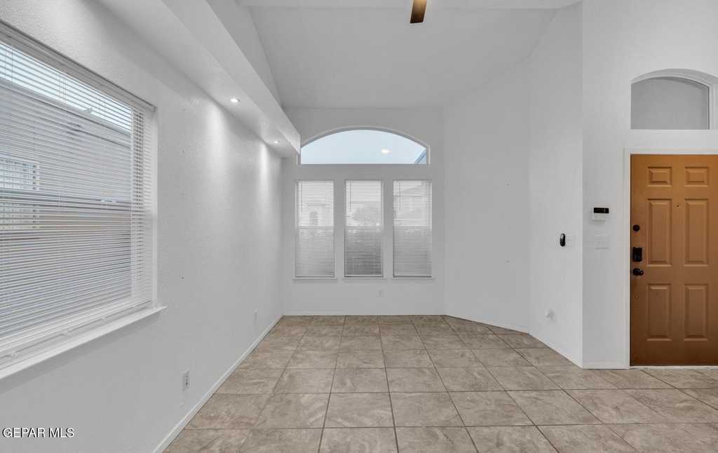 7489 Plaza Redonda Drive - Photo 7