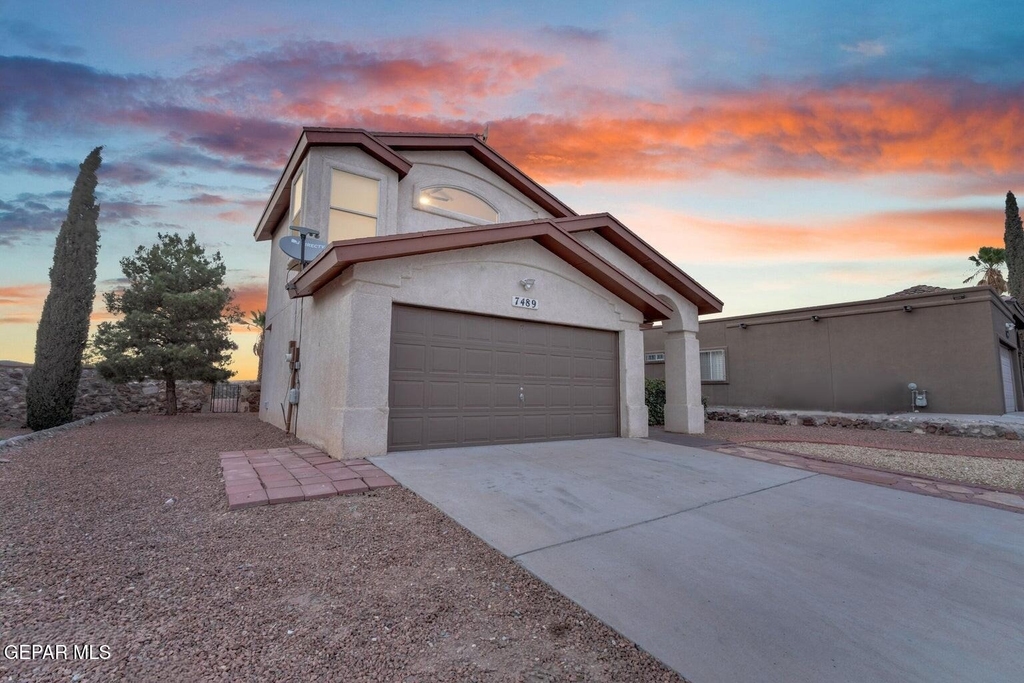 7489 Plaza Redonda Drive - Photo 2