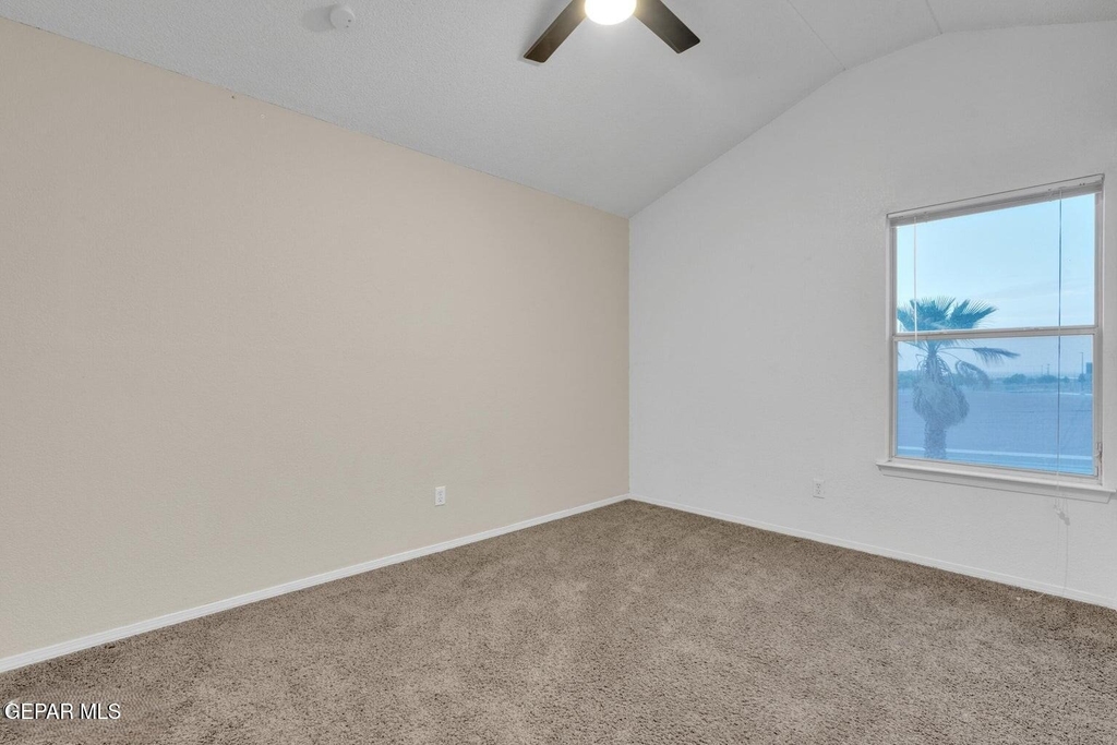 7489 Plaza Redonda Drive - Photo 34