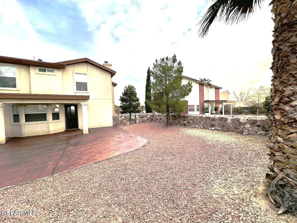 7489 Plaza Redonda Drive - Photo 48
