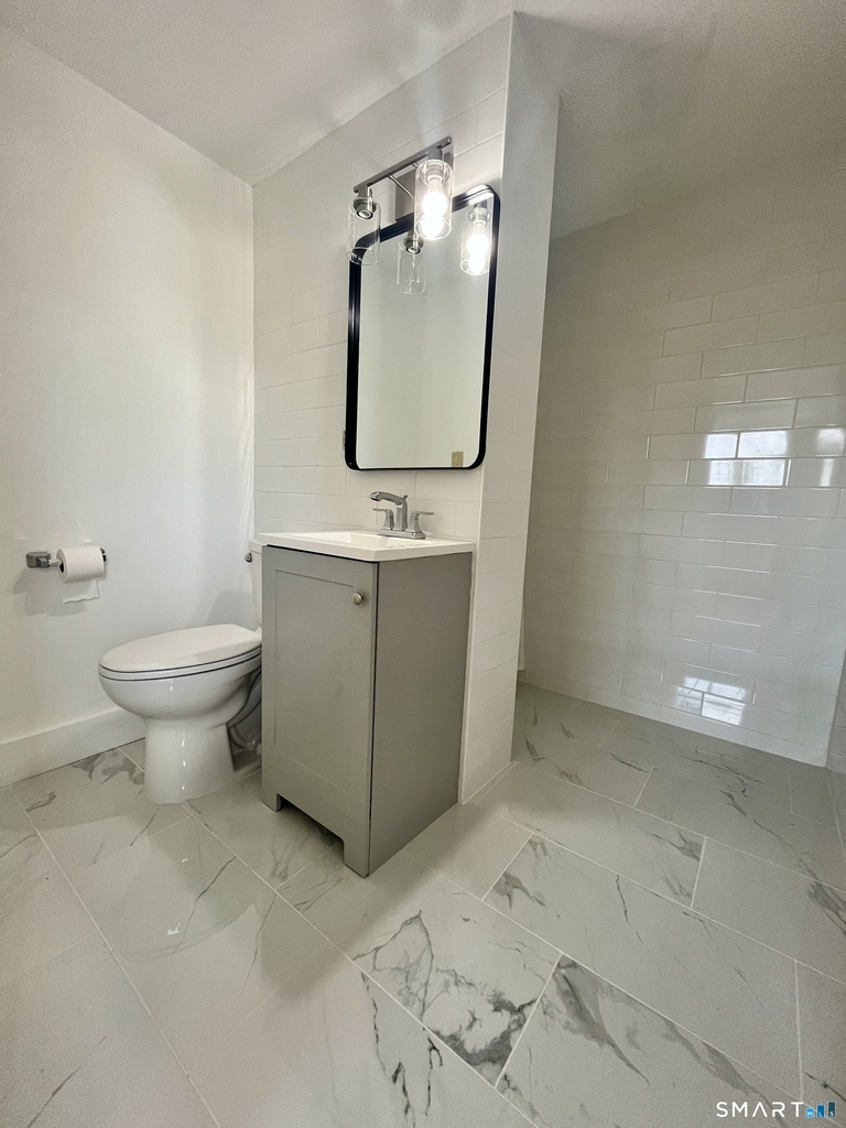 889 Farmington Avenue - Photo 3