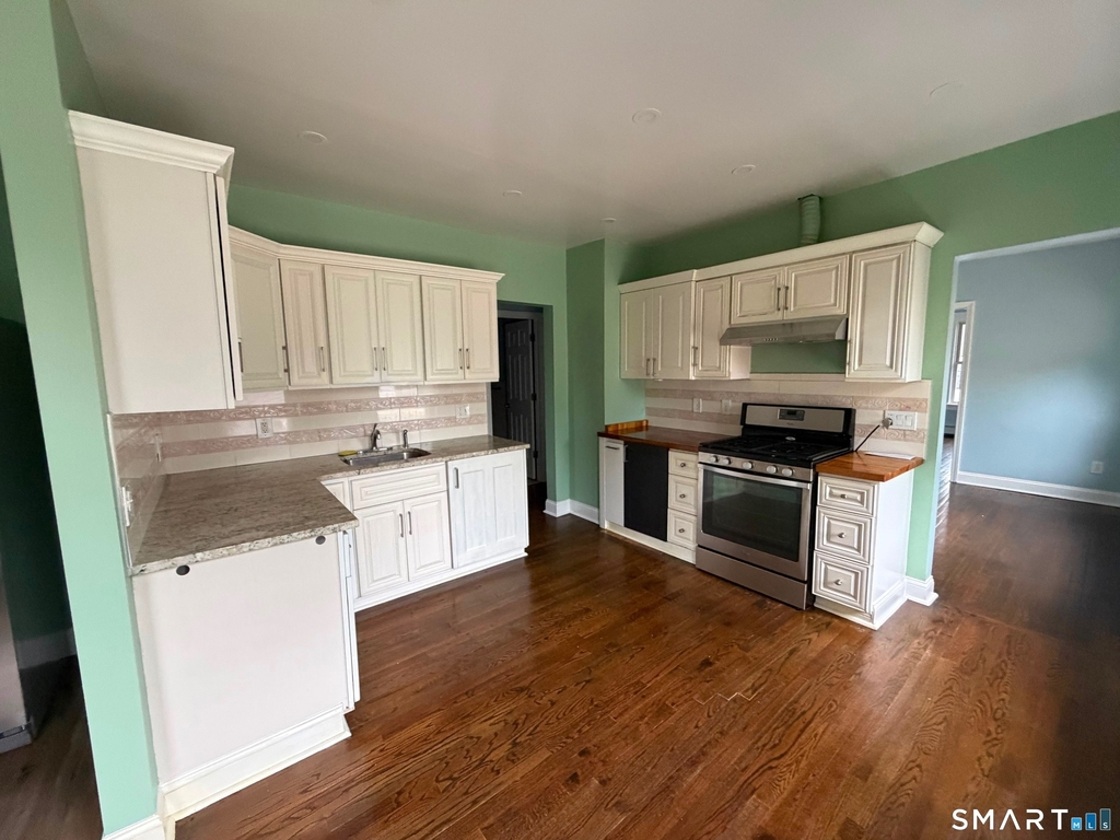 16 Charron Street - Photo 4