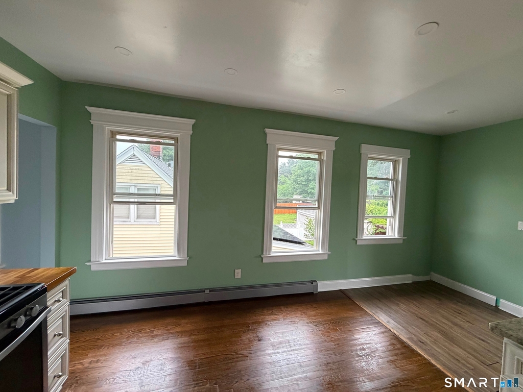 16 Charron Street - Photo 2