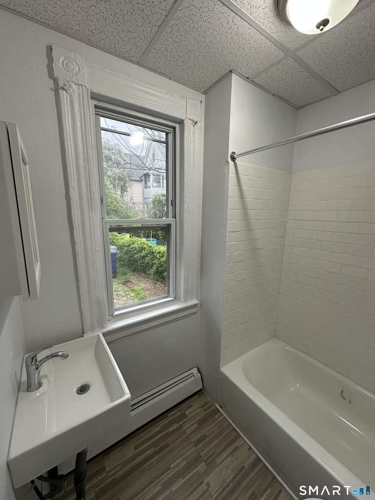 1036 Maplewood Avenue - Photo 12