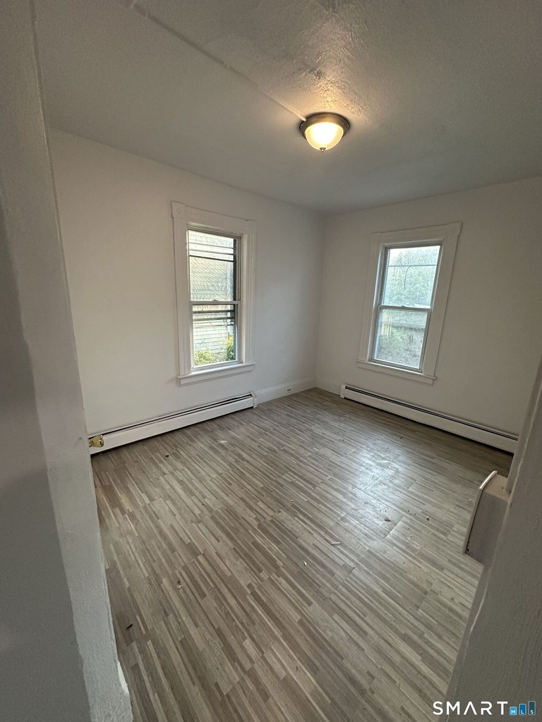 1036 Maplewood Avenue - Photo 4