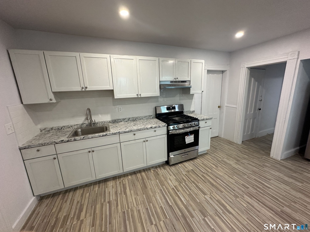 1036 Maplewood Avenue - Photo 9