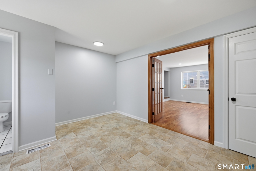 1 Union Avenue - Photo 5