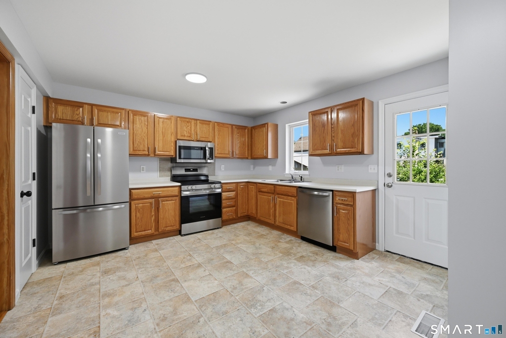 1 Union Avenue - Photo 6