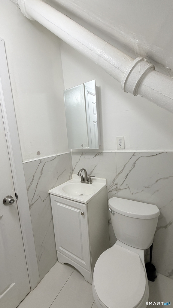 466 Hollister Avenue - Photo 7
