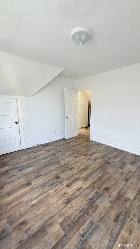 466 Hollister Avenue - Photo 2