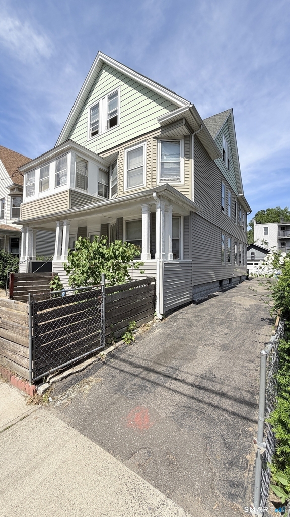 466 Hollister Avenue - Photo 0
