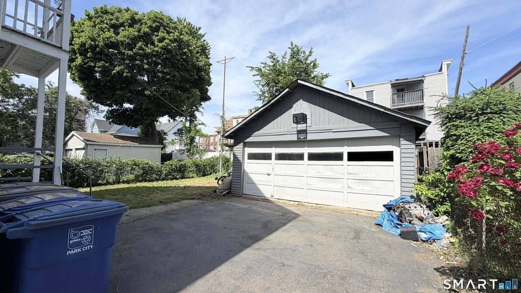 466 Hollister Avenue - Photo 8