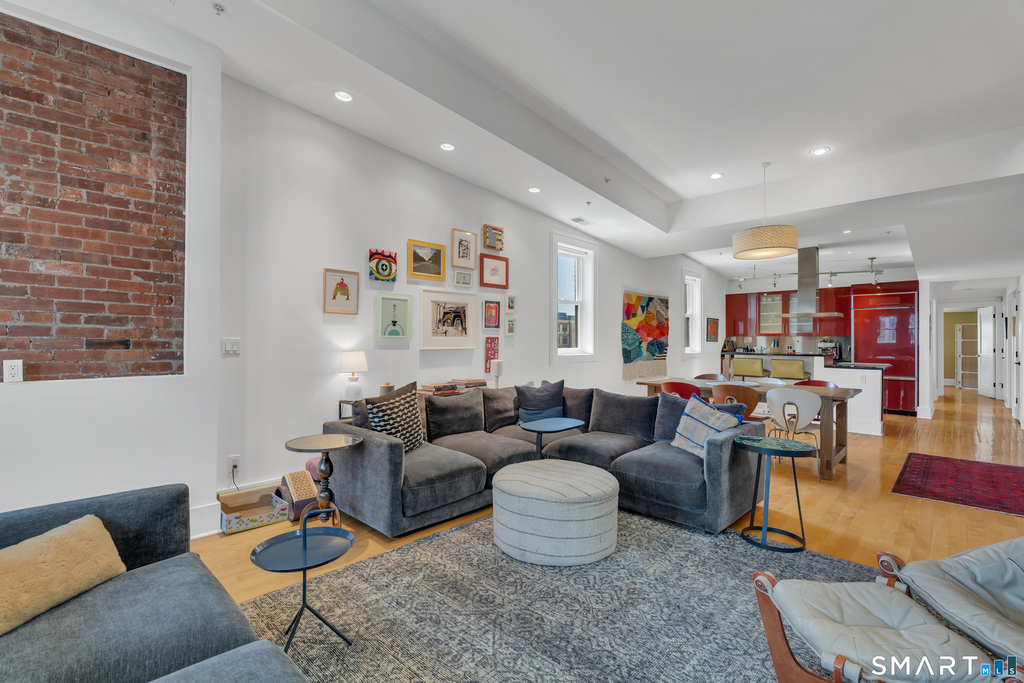 116 Crown Street - Photo 2