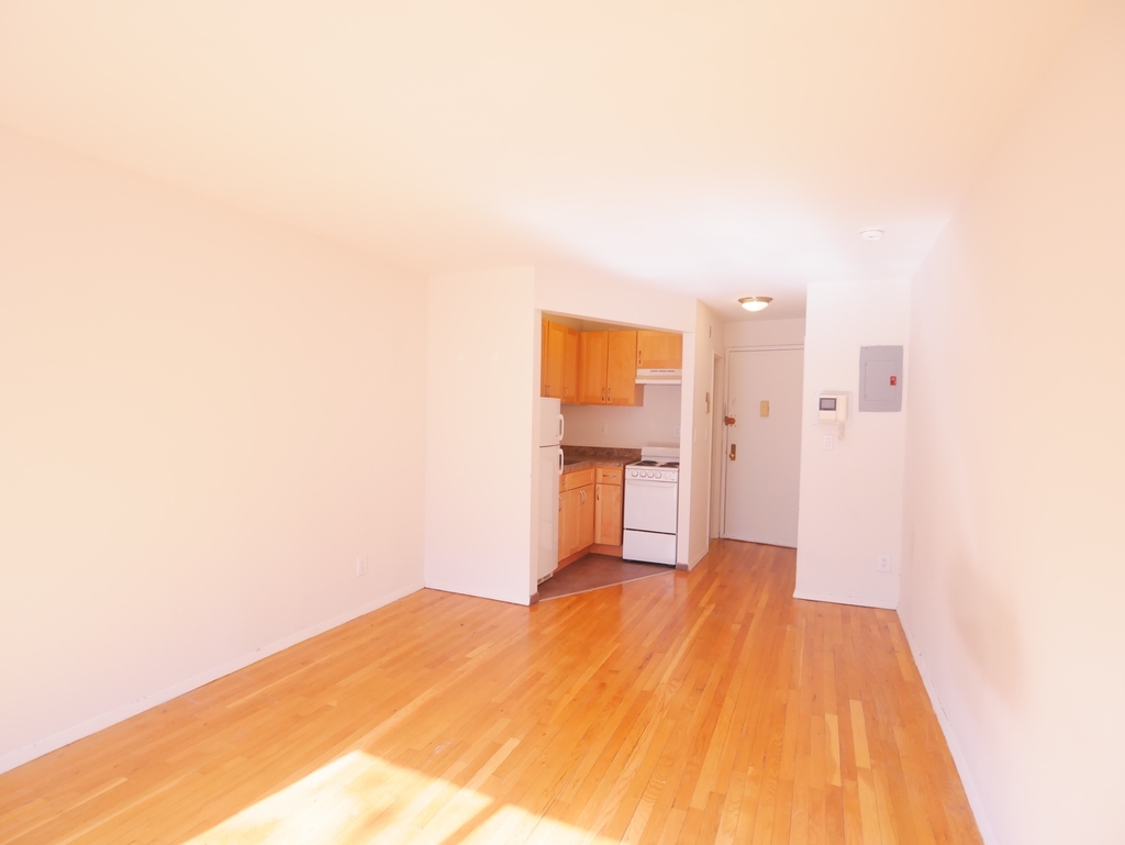 434 East 84th Street - Photo 2