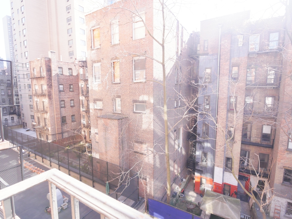 434 East 84th Street - Photo 11