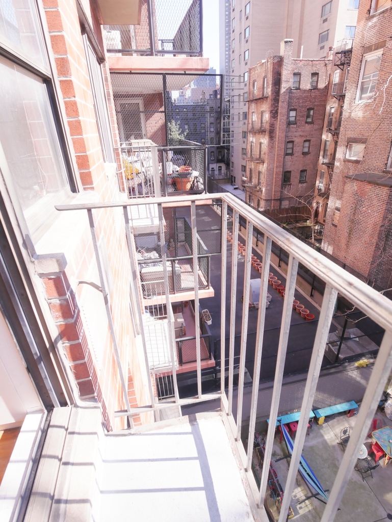 434 East 84th Street - Photo 10