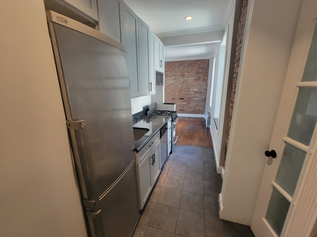 334 East 100th Street - Photo 3