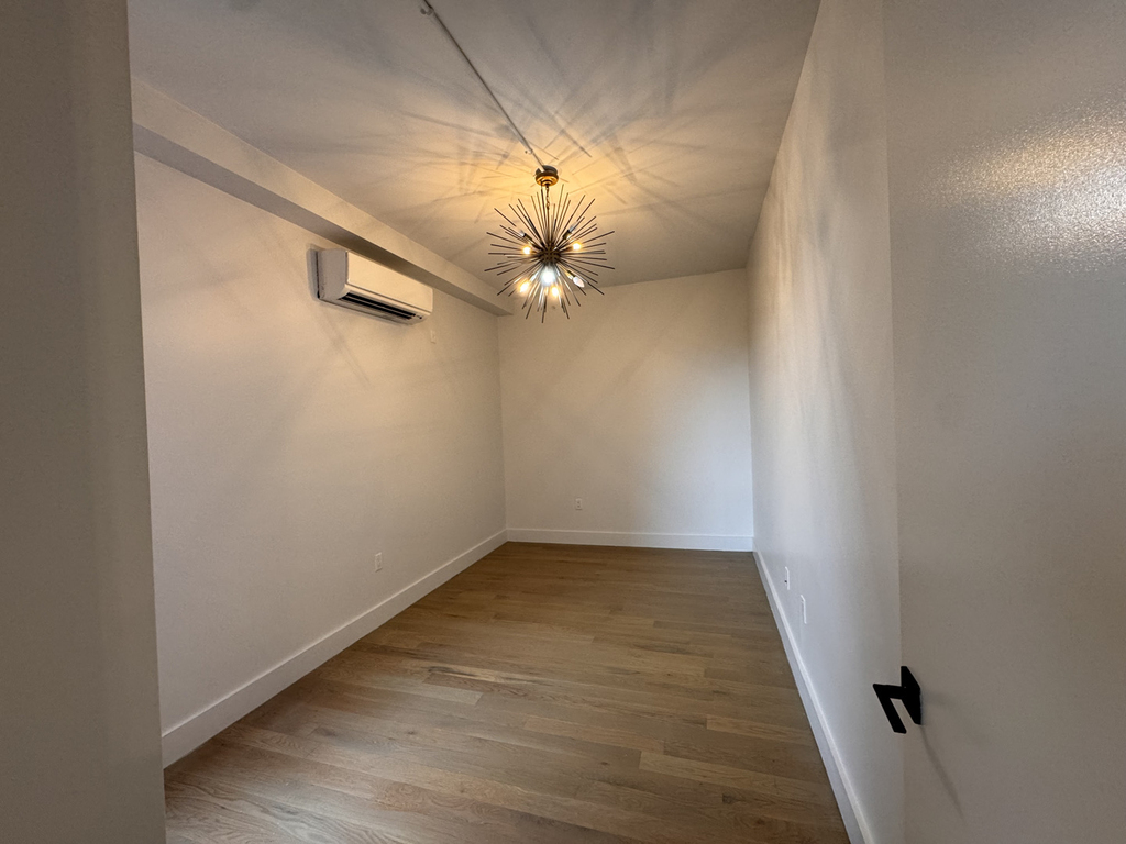 885 Rogers Avenue - Photo 2