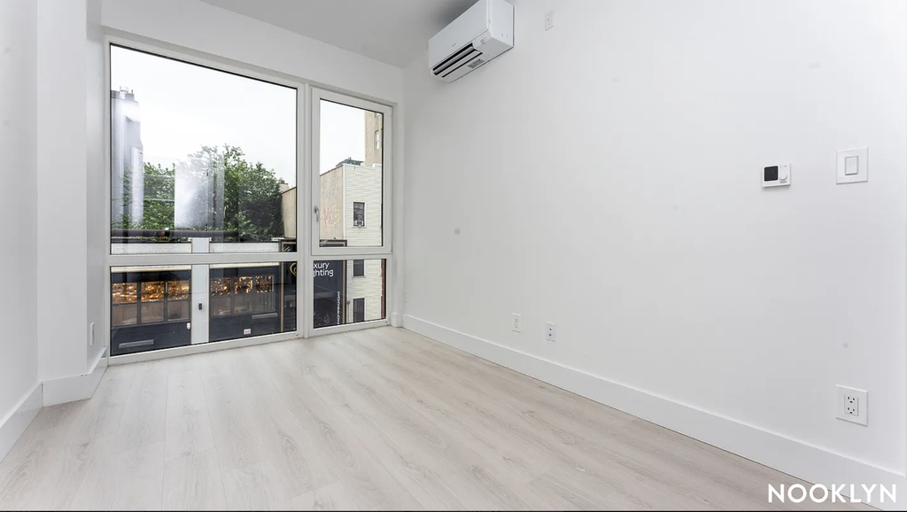344 Lorimer Street - Photo 1