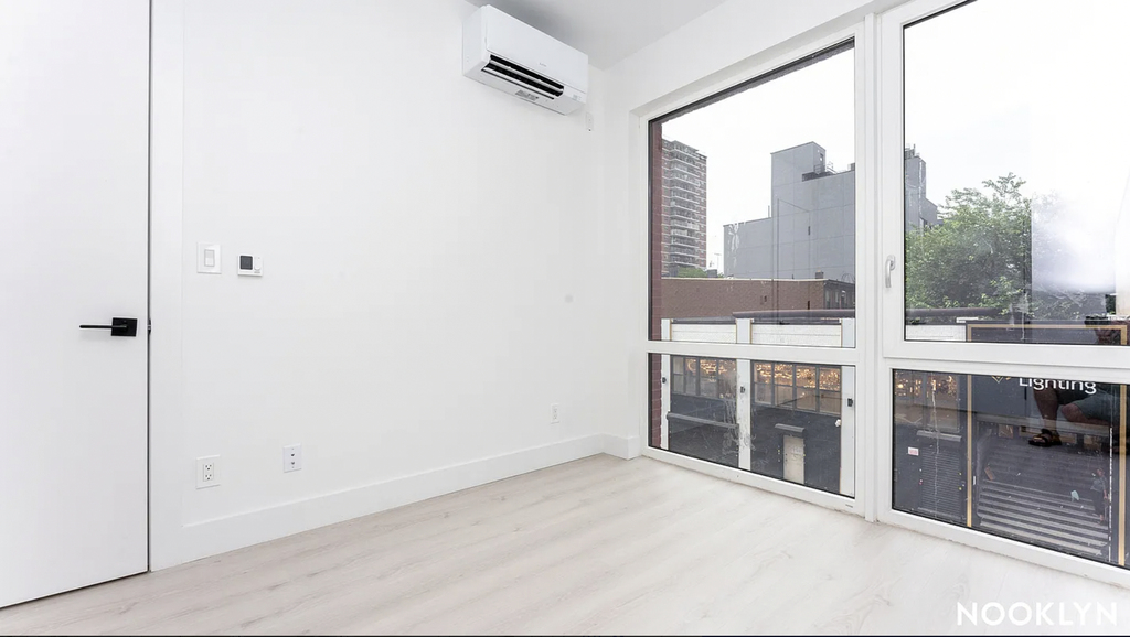 344 Lorimer Street - Photo 3