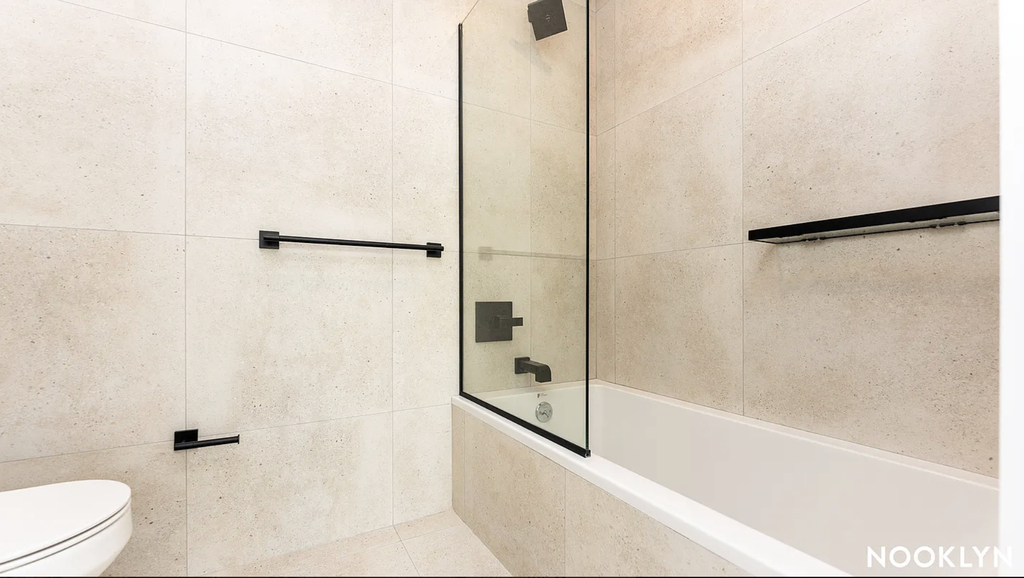 344 Lorimer Street - Photo 2