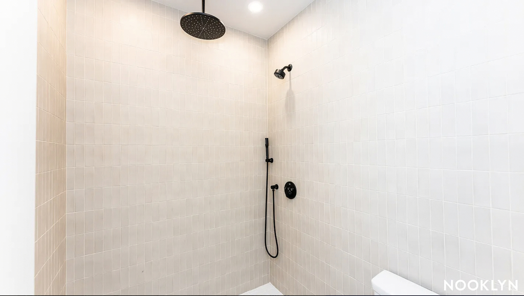 344 Lorimer Street - Photo 4