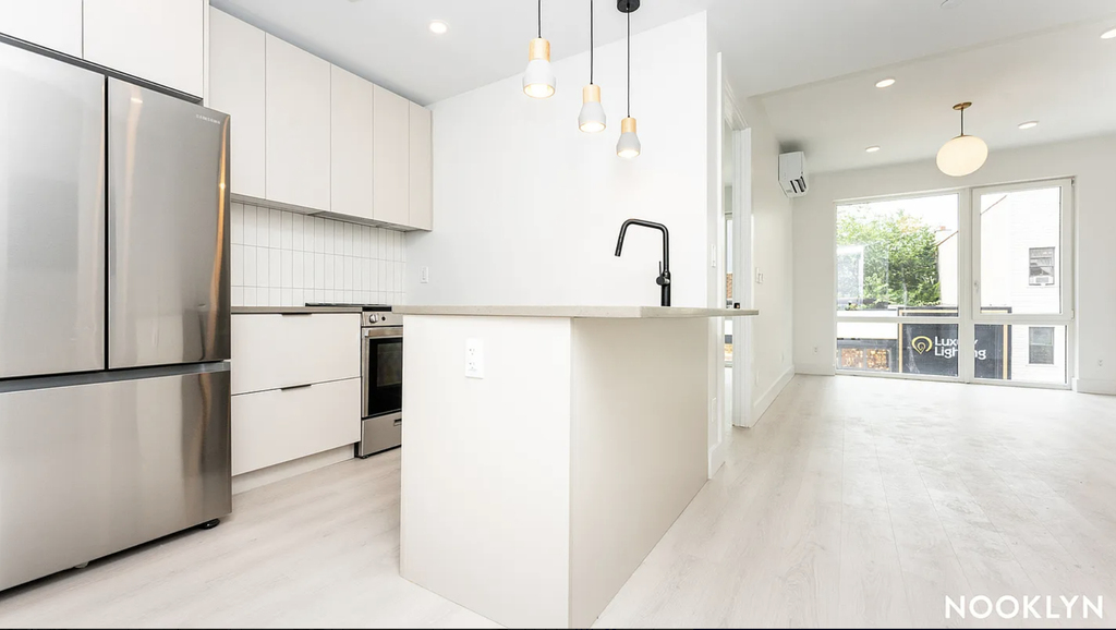344 Lorimer Street - Photo 0