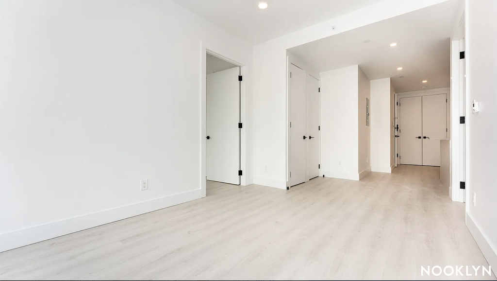 344 Lorimer Street - Photo 12