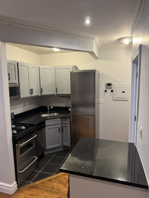 416 East 13th Street - Photo 5